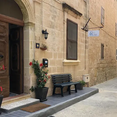 Cusano فندق مبيت وإفطار نادور