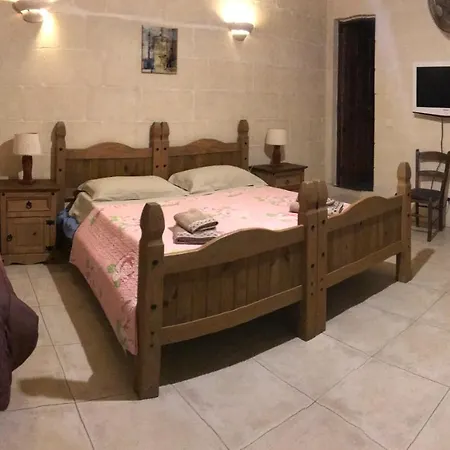 Cusano نادور